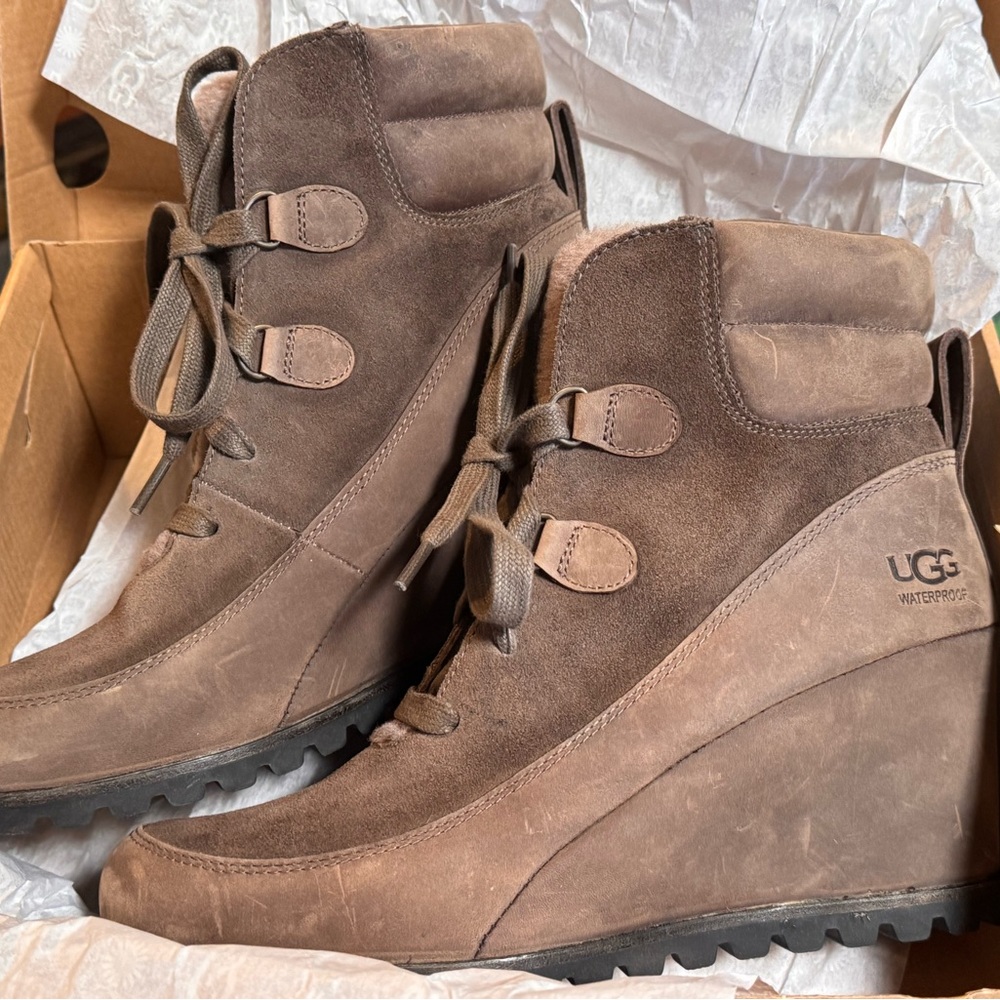 UGG Valory Dark Boots - Picture 4 of 16